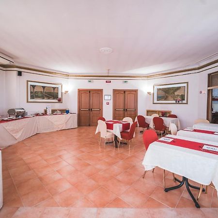 Gh Hotel San Giusto Рим Екстериор снимка
