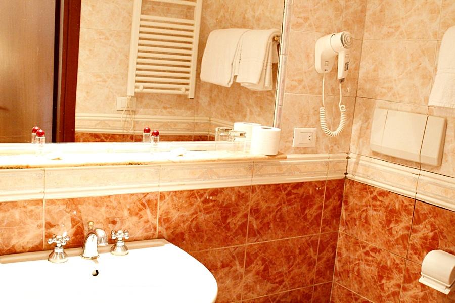 Gh Hotel San Giusto Рим Екстериор снимка