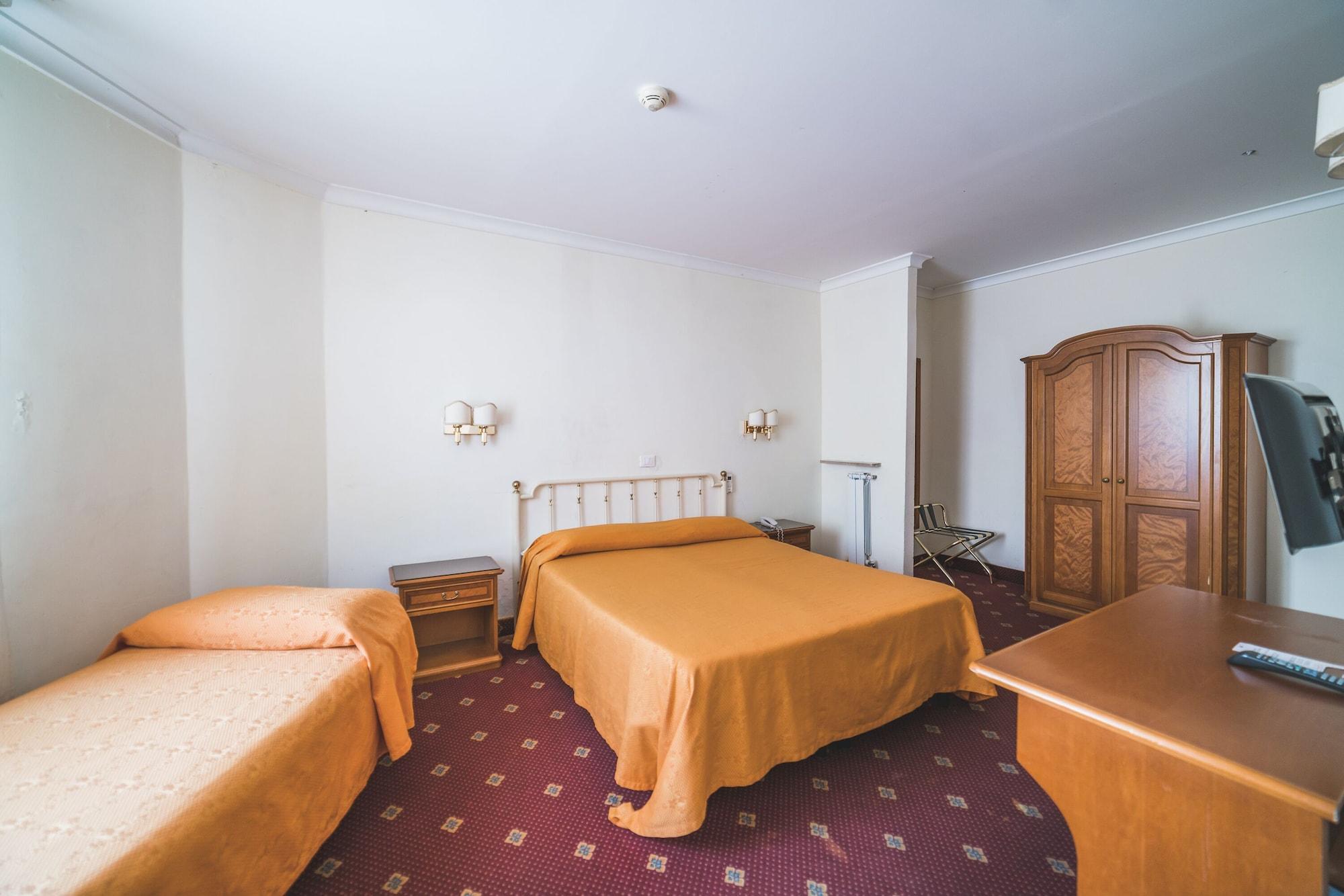 Gh Hotel San Giusto Рим Екстериор снимка