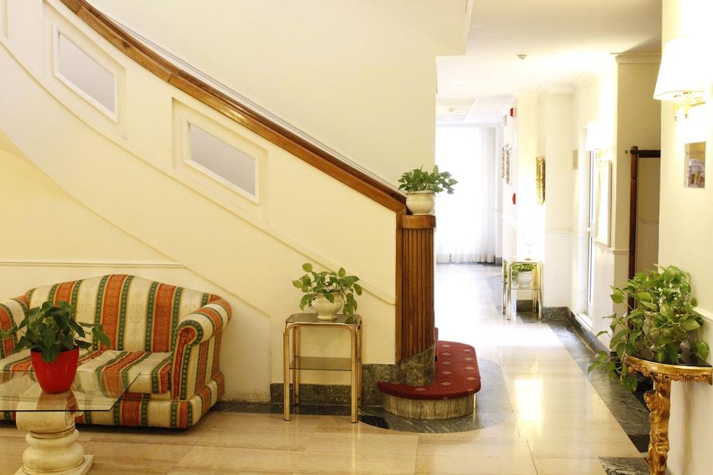 Gh Hotel San Giusto Рим Екстериор снимка