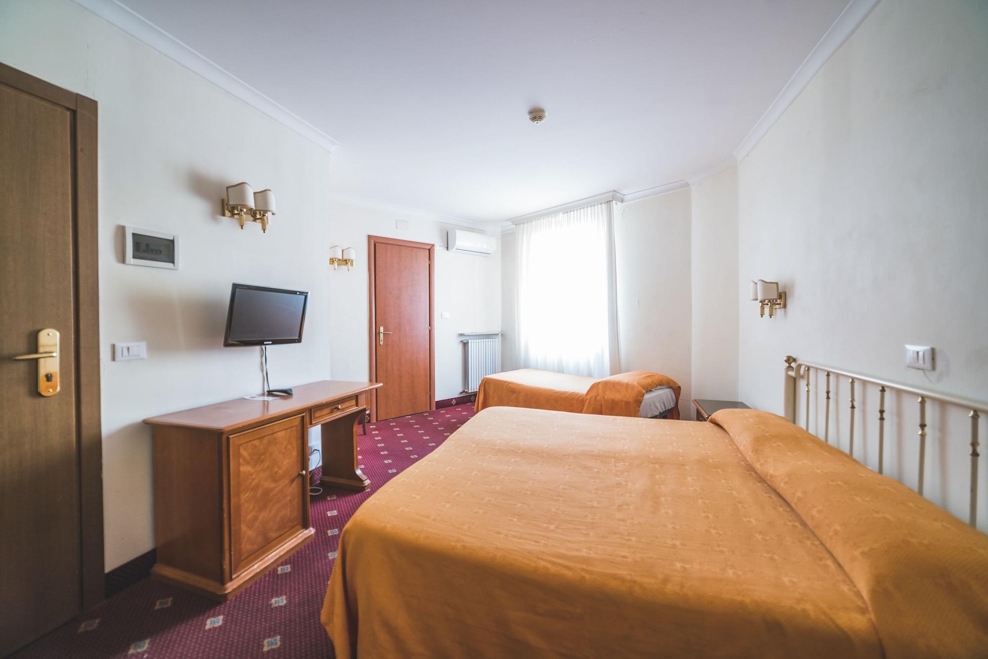 Gh Hotel San Giusto Рим Екстериор снимка
