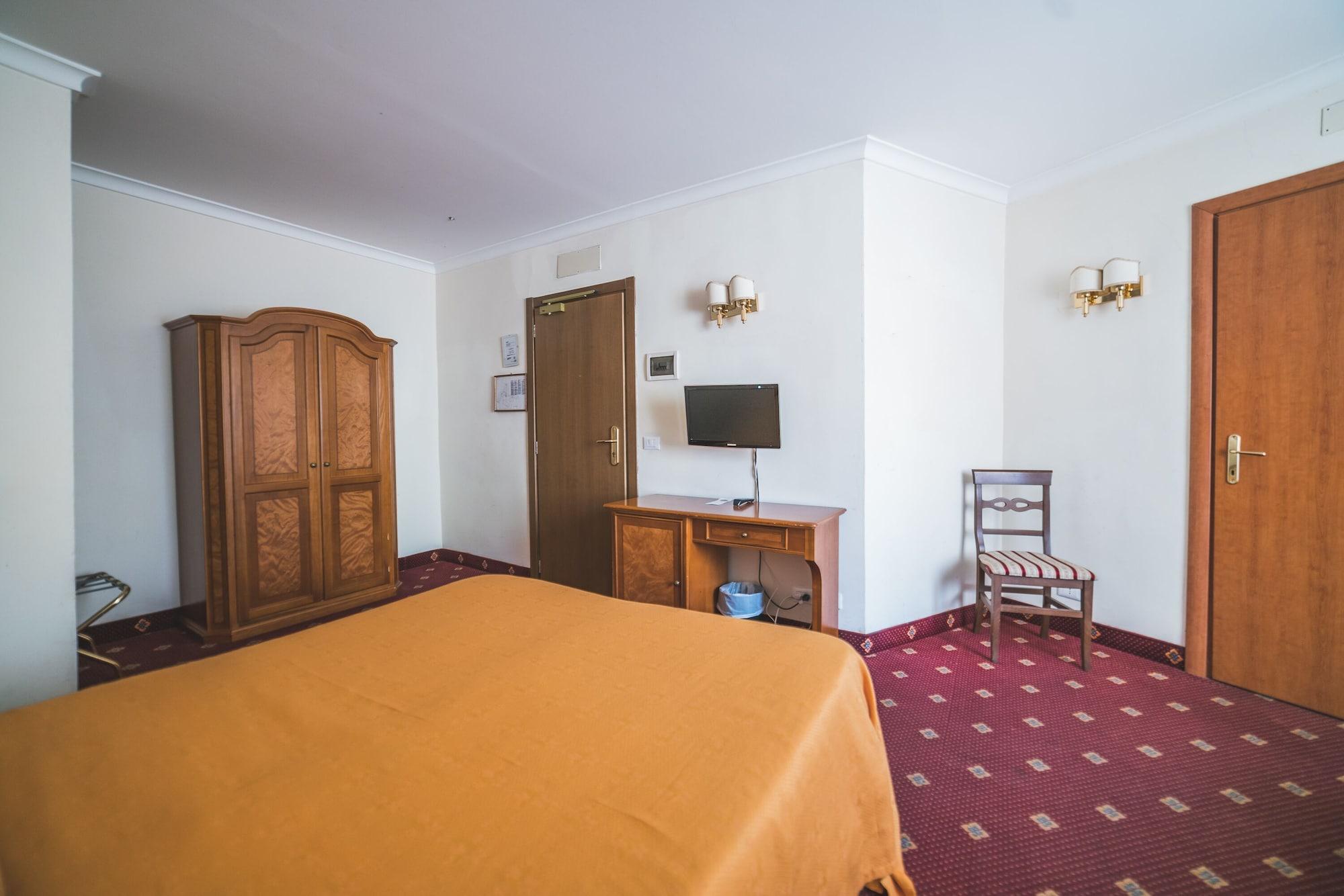 Gh Hotel San Giusto Рим Екстериор снимка