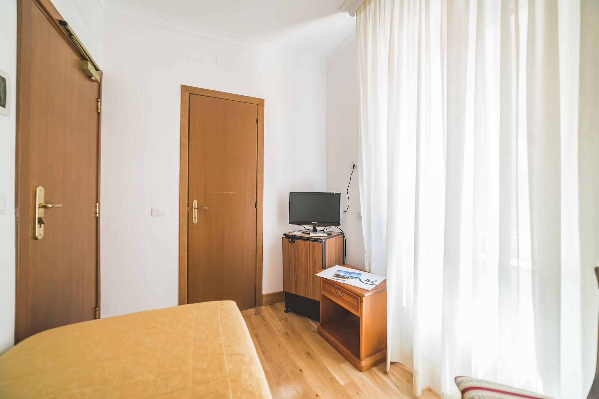 Gh Hotel San Giusto Рим Екстериор снимка