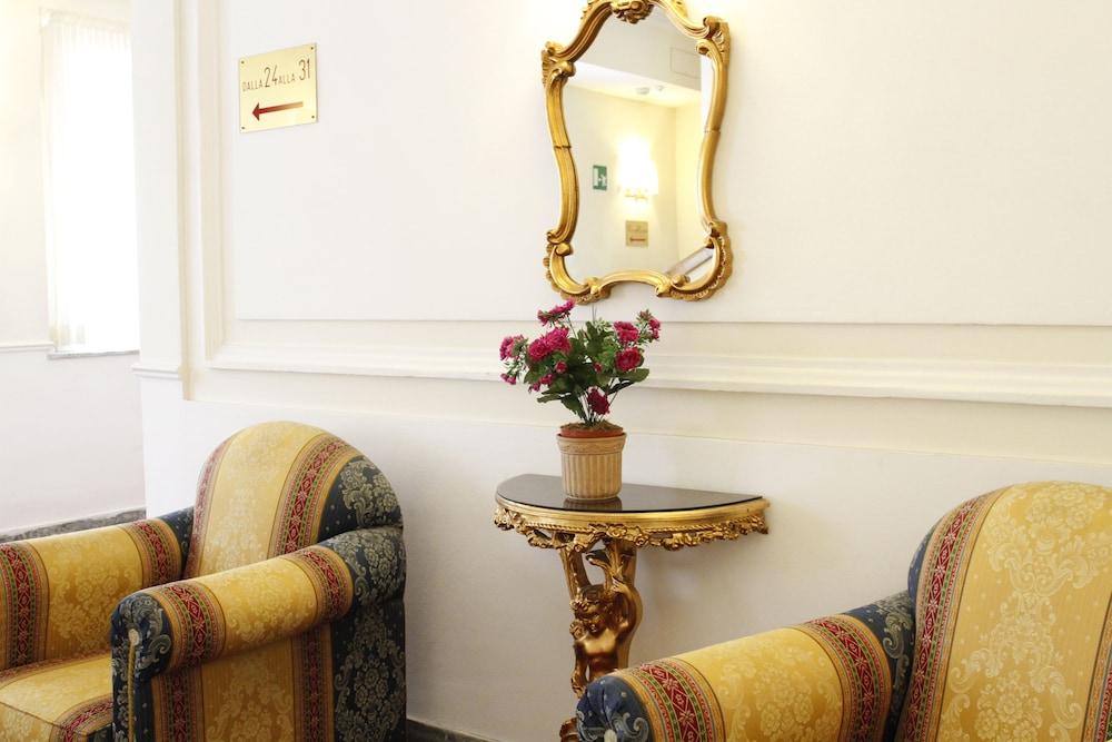 Gh Hotel San Giusto Рим Екстериор снимка