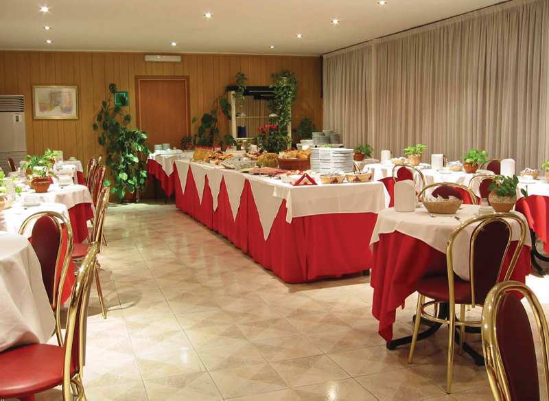 Gh Hotel San Giusto Рим Ресторант снимка