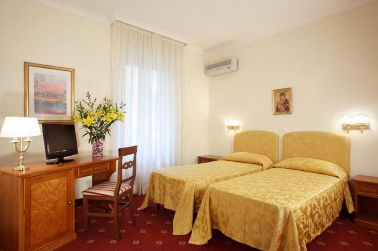 Gh Hotel San Giusto Рим Екстериор снимка