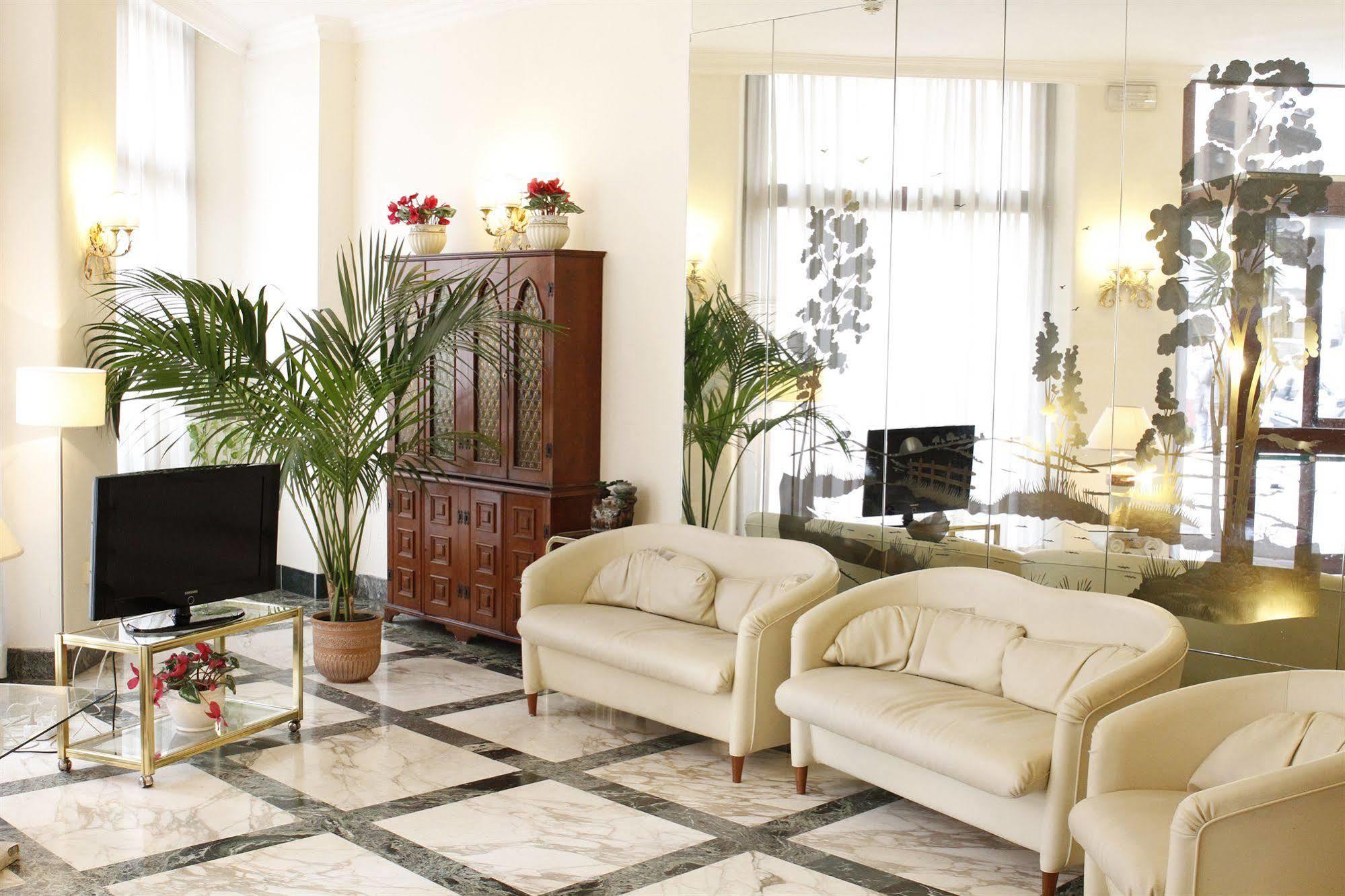 Gh Hotel San Giusto Рим Екстериор снимка