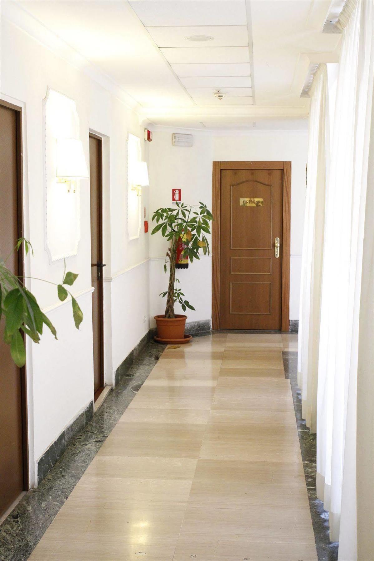Gh Hotel San Giusto Рим Екстериор снимка