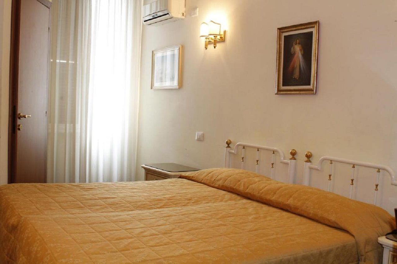 Gh Hotel San Giusto Рим Екстериор снимка