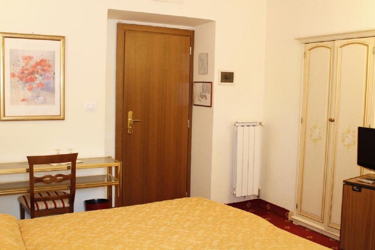 Gh Hotel San Giusto Рим Екстериор снимка